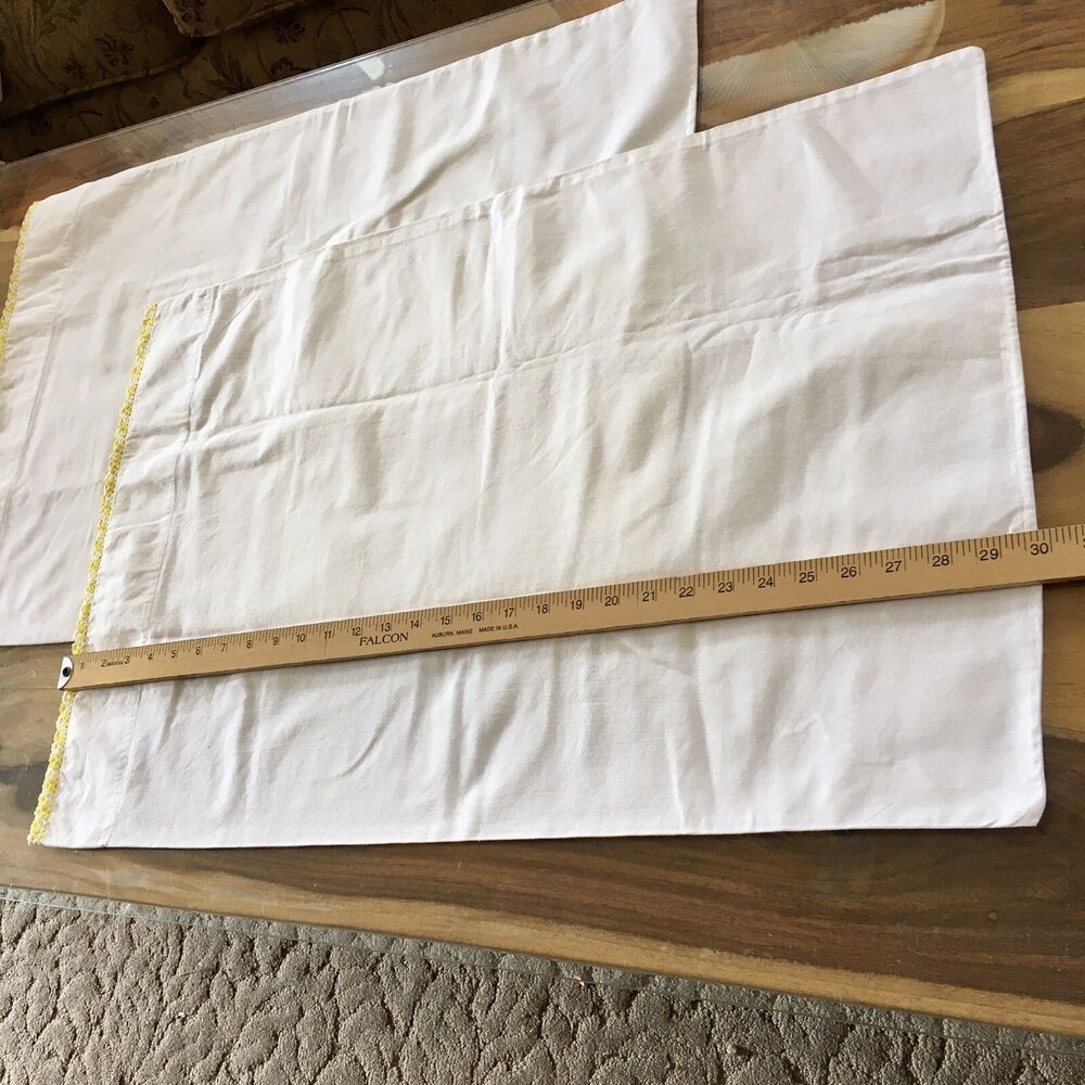 Standard Size Pillow Case set with Yellow hand crocheted trim vintage - Picture 2 of 6